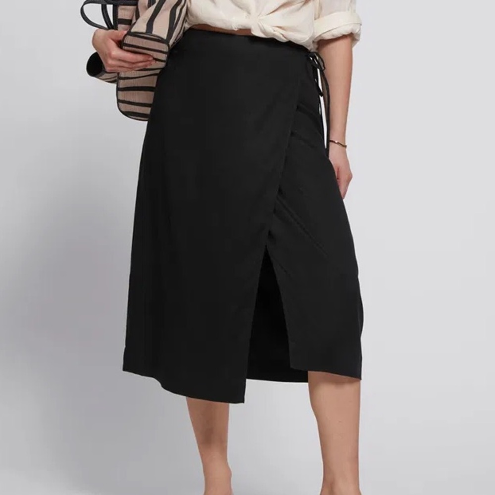 Elegant Black Women's Skirt